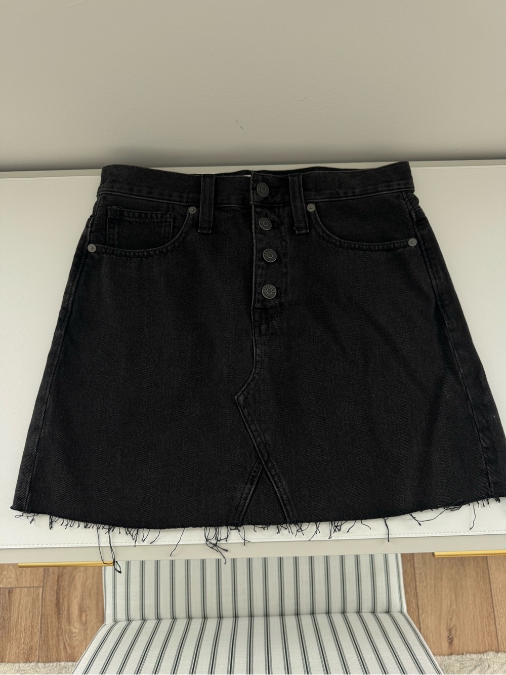 NWT Madewell Black Denim Button-Front Mini Skirt with Raw Hem